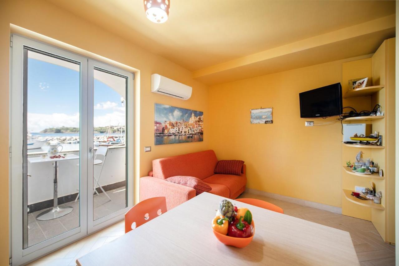 Casa Cinzia In Marina Di Corricella Holiday home