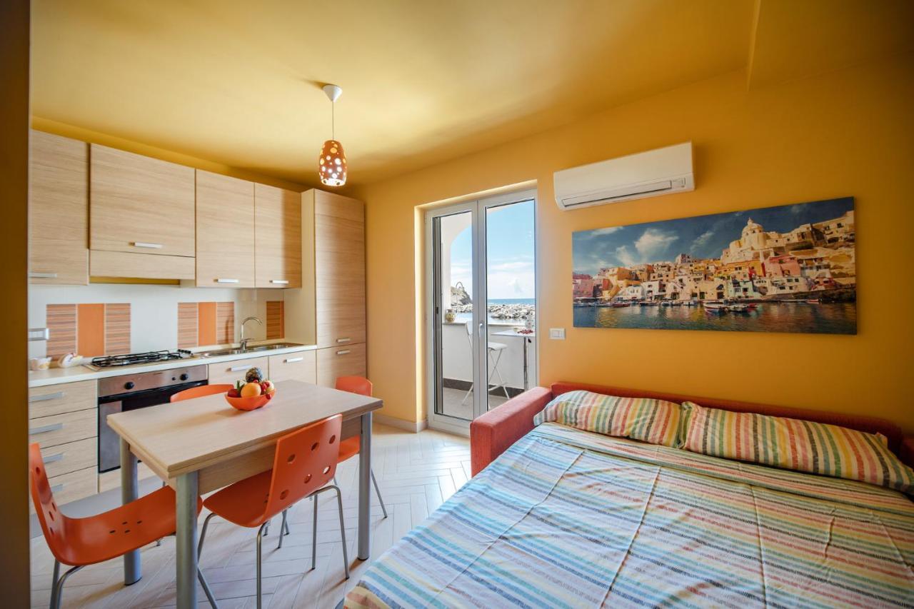 Casa Cinzia In Marina Di Corricella Holiday home
